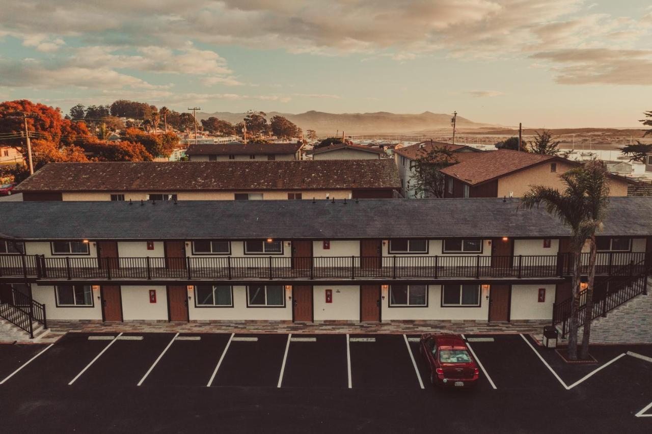 Blufftop Inn & Suites - Wharf/Restaurant District モロ・ベイ エクステリア 写真