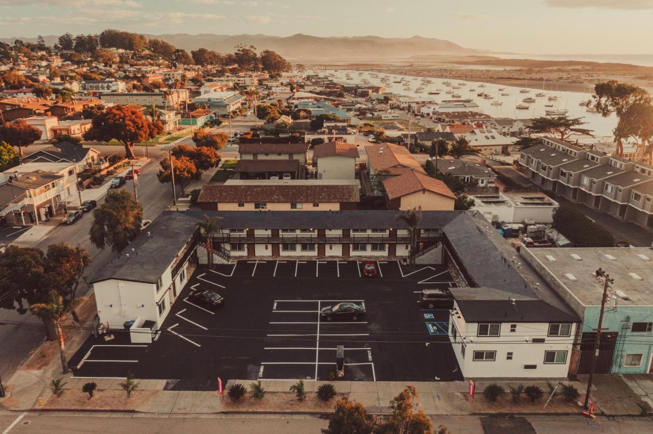 Blufftop Inn & Suites - Wharf/Restaurant District モロ・ベイ エクステリア 写真