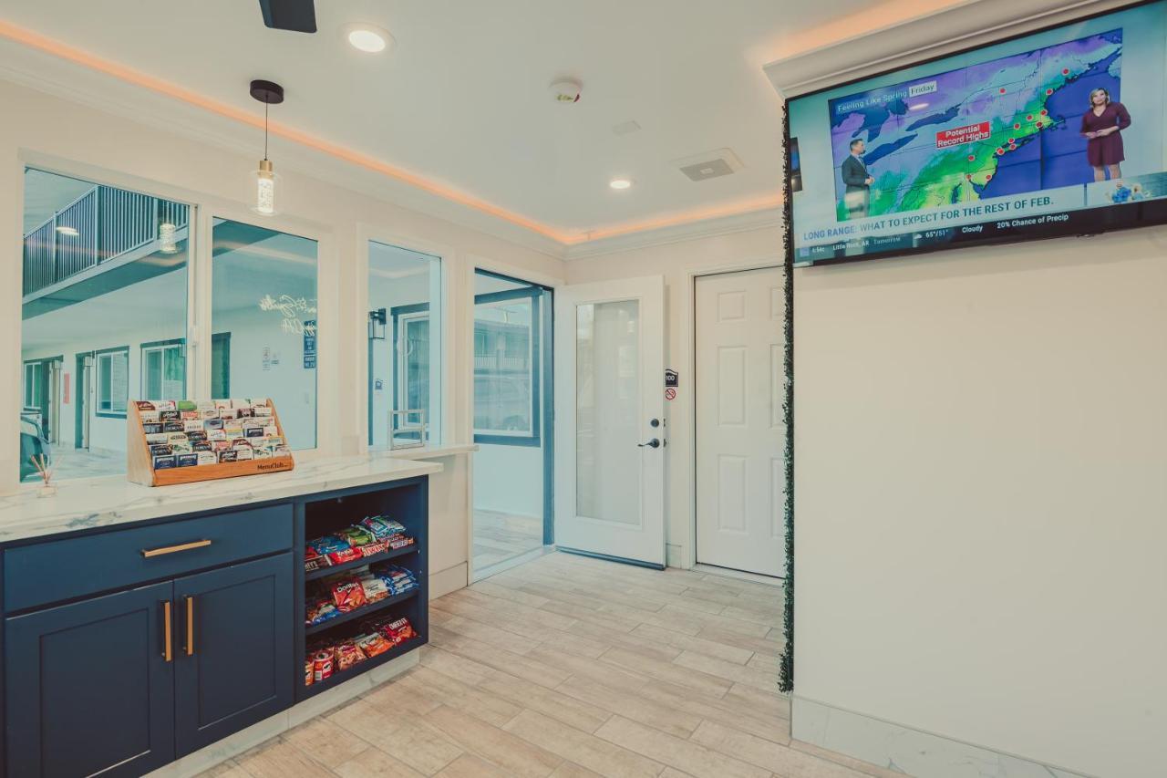 Blufftop Inn & Suites - Wharf/Restaurant District モロ・ベイ エクステリア 写真